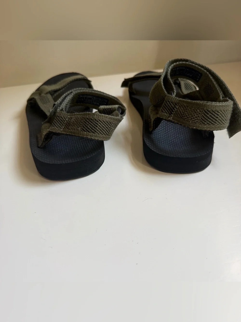 Teva Original Universal Sandals Olive Green Size 8 Outdoor Hiking Camping Beach
